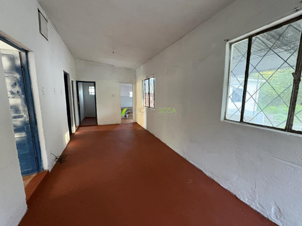 LEAL DE IBARRA - CASA CON TERRENO DE 2200 METROS