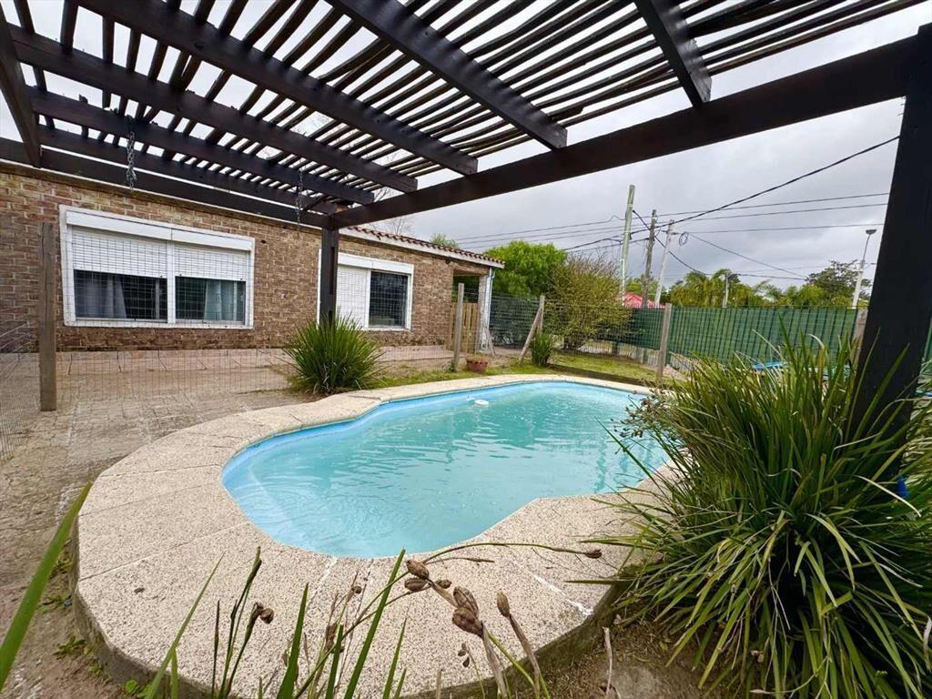 Venta Casa 3 Dorm con Piscina en Salinas Sur