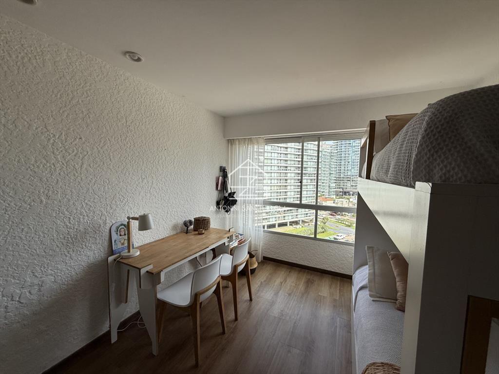 VENTA HERMOSO APTO A PASOS DE LA BRAVA