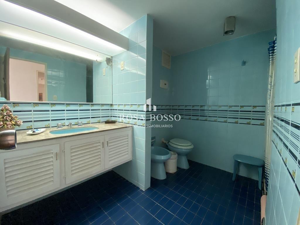Apartamento a la venta con 4 dormitorios y servicio complet