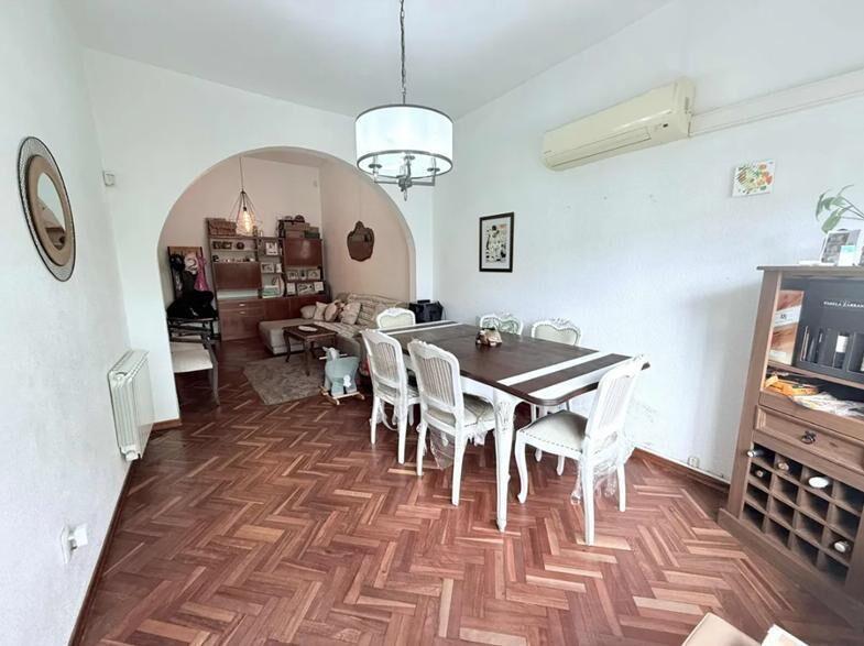Venta casa de 2 dormitorios y 2 baños, con garage en La Bla