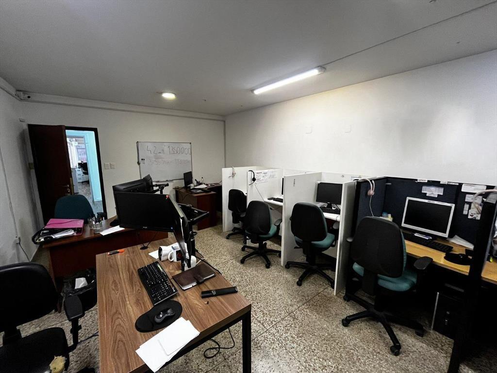 Ciudadela esq Parana, piso entero + patio, 200 m2, excelent