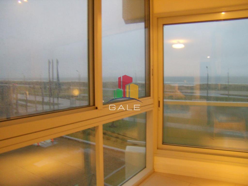 Apartamento en Brava, 3 dormitorios *