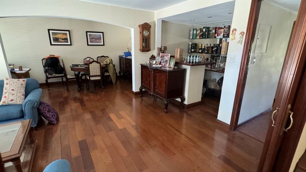 VENTA DE RESIDENCIA 5 DORMITORIOS PROXIMO A RAMBLA