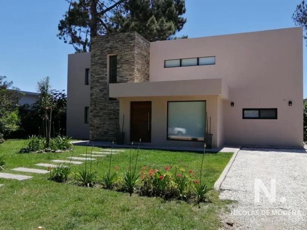 Casa moderna en La Residence