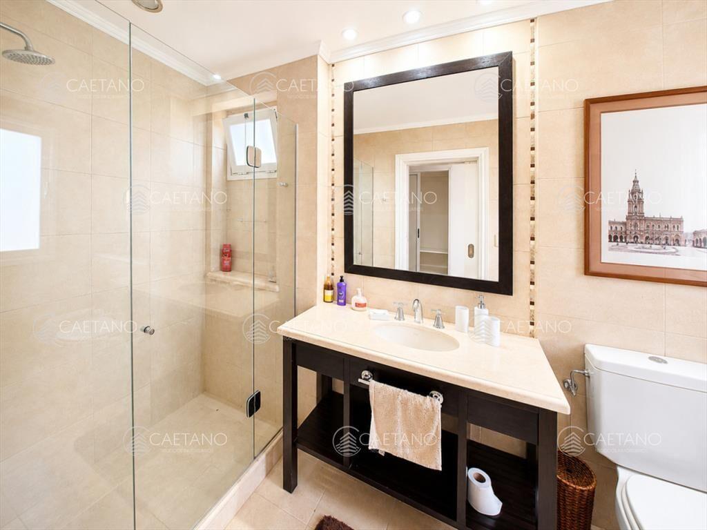 Boulevard Park, Casa de 4 dormitaros con Piscina en VENTA .
