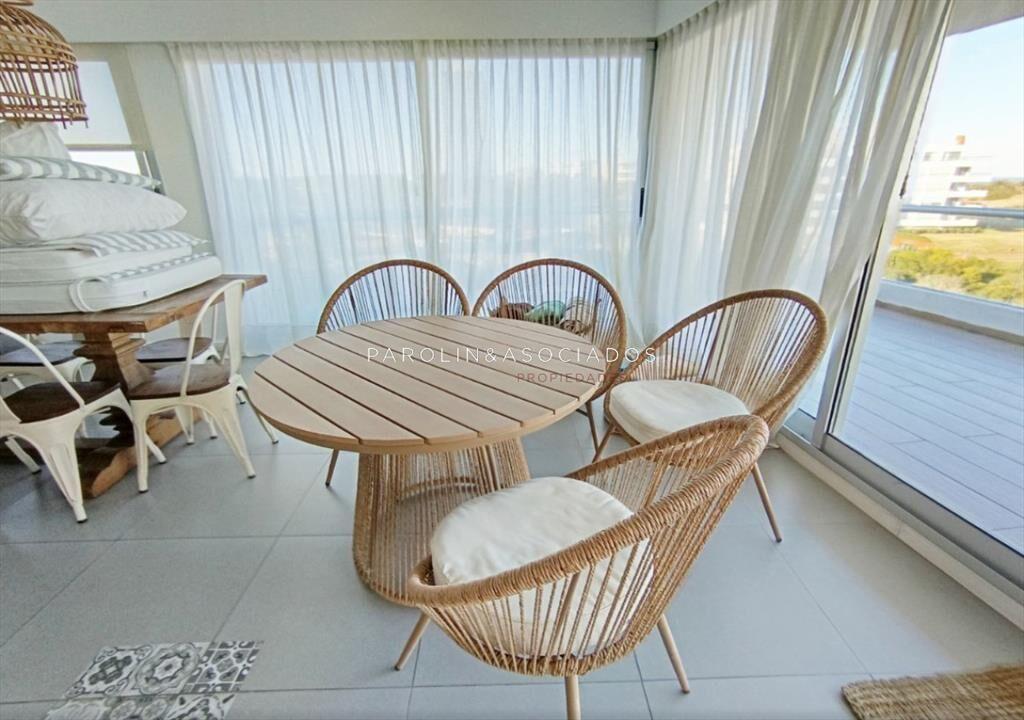 Departamento en Venta de 3 Suites y dependencia