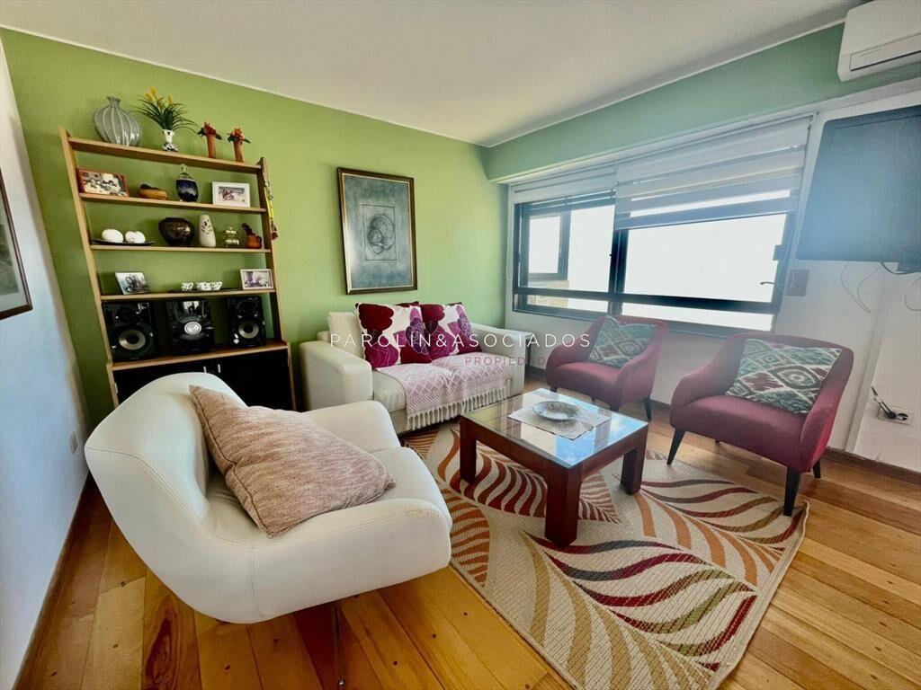 Departamento en Venta de 3 dormitorios en Playa