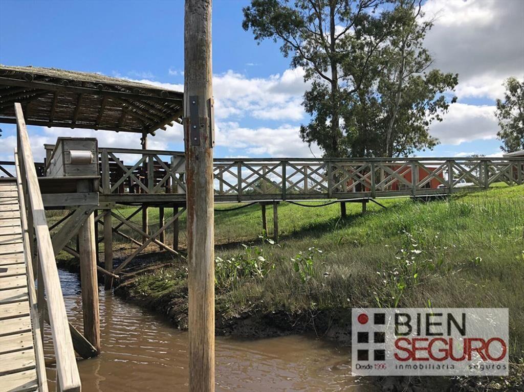 Chacra de 9,23 hás con costa navegable, en venta en Las Bru
