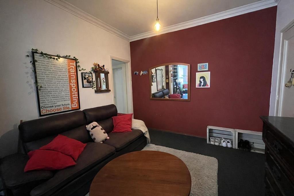 Venta apartamento 3 dormitorios con balcón. Tres Cruces (Al