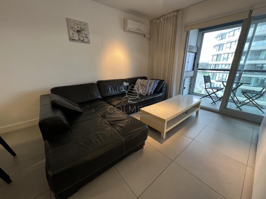 Apartamento de 2 dormitorios 2 baños, en venta.