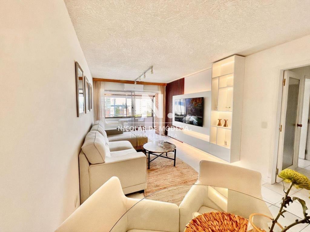 Apartamento en venta Punta del Este frente al mar