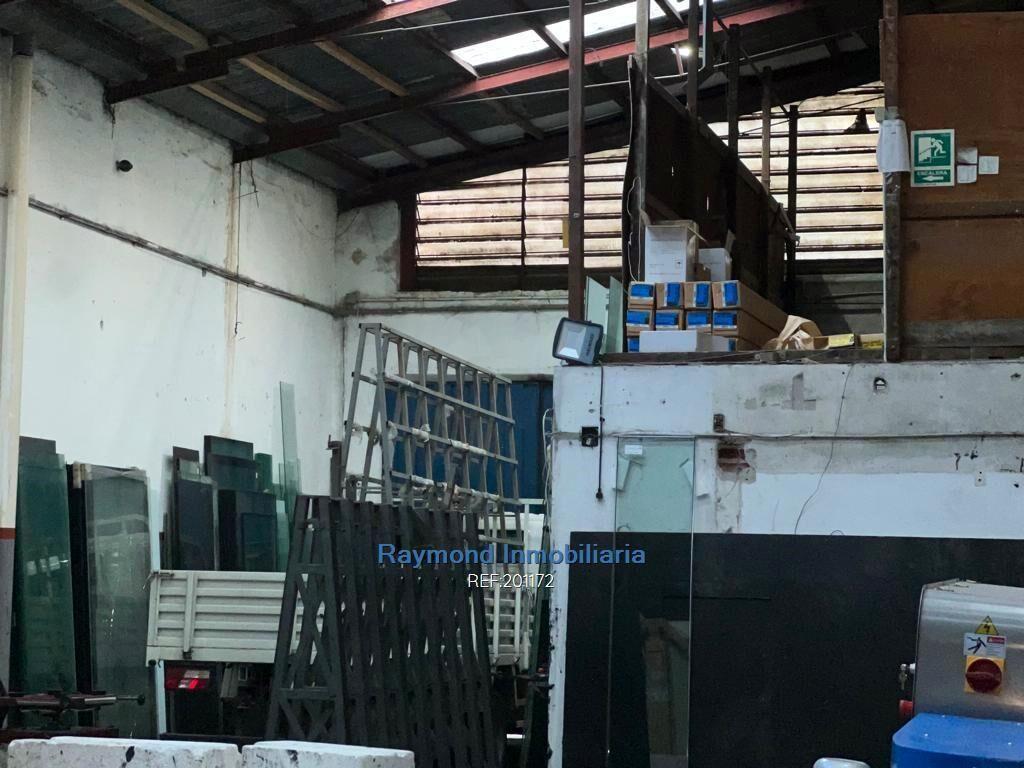 Venta local de 335m2 en Goes