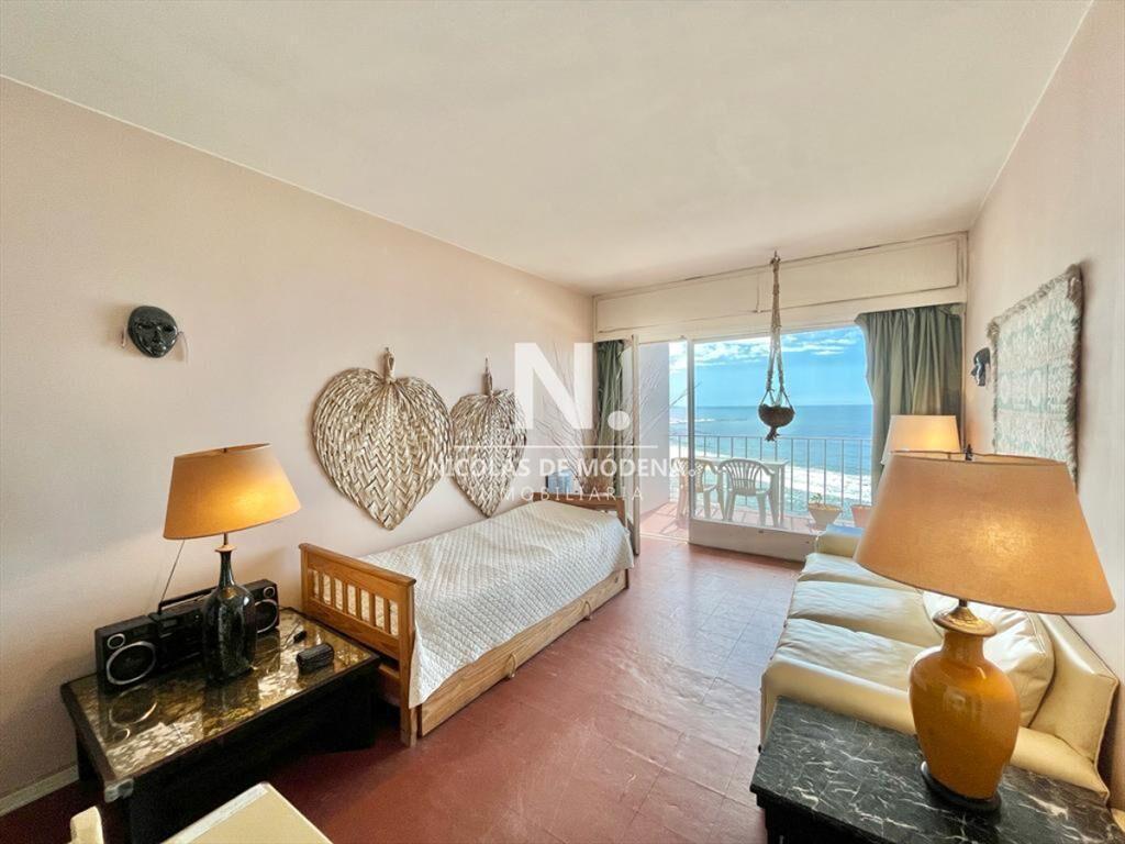 Apartamento de un dormitorio en venta en Punta