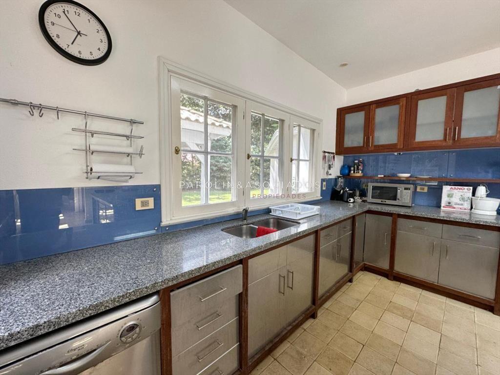 Excelente Casa de 5 Suites en Laguna Blanca