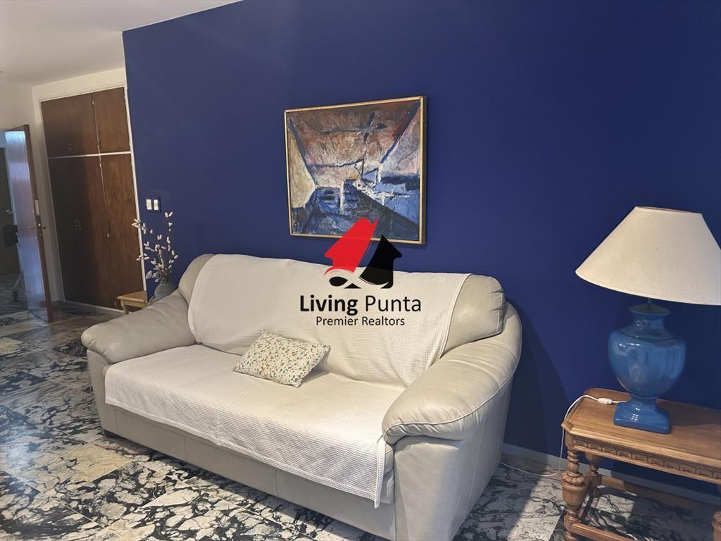 Hermoso apartamento estilo casita a una cuadra