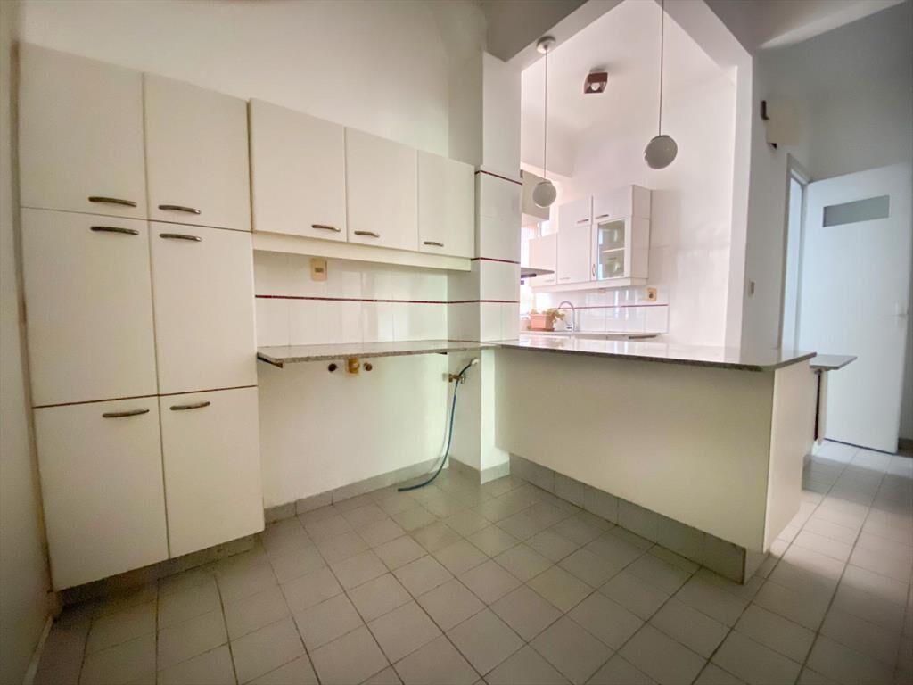 Venta Apartamento tres Dormitorios dos Baños con Renta en C
