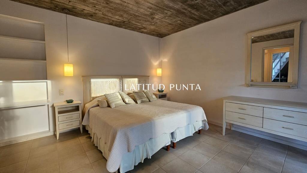 Casa de 5 dormitorios en Laguna Blanca Manantiales