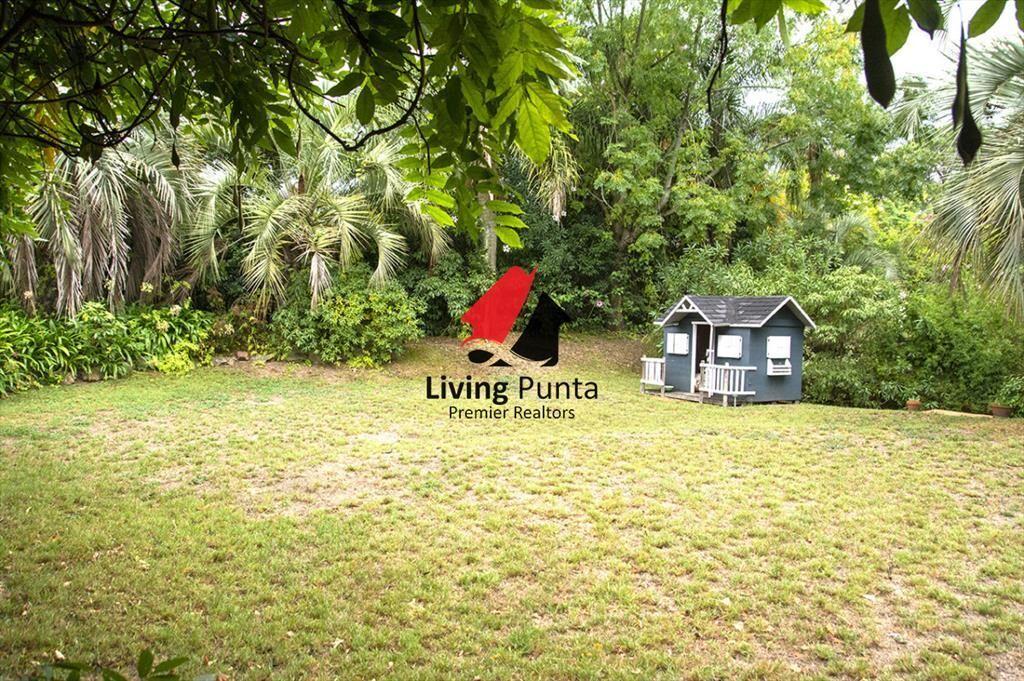 En venta casa de 1 dormitorio con dependencia en Cantegril
