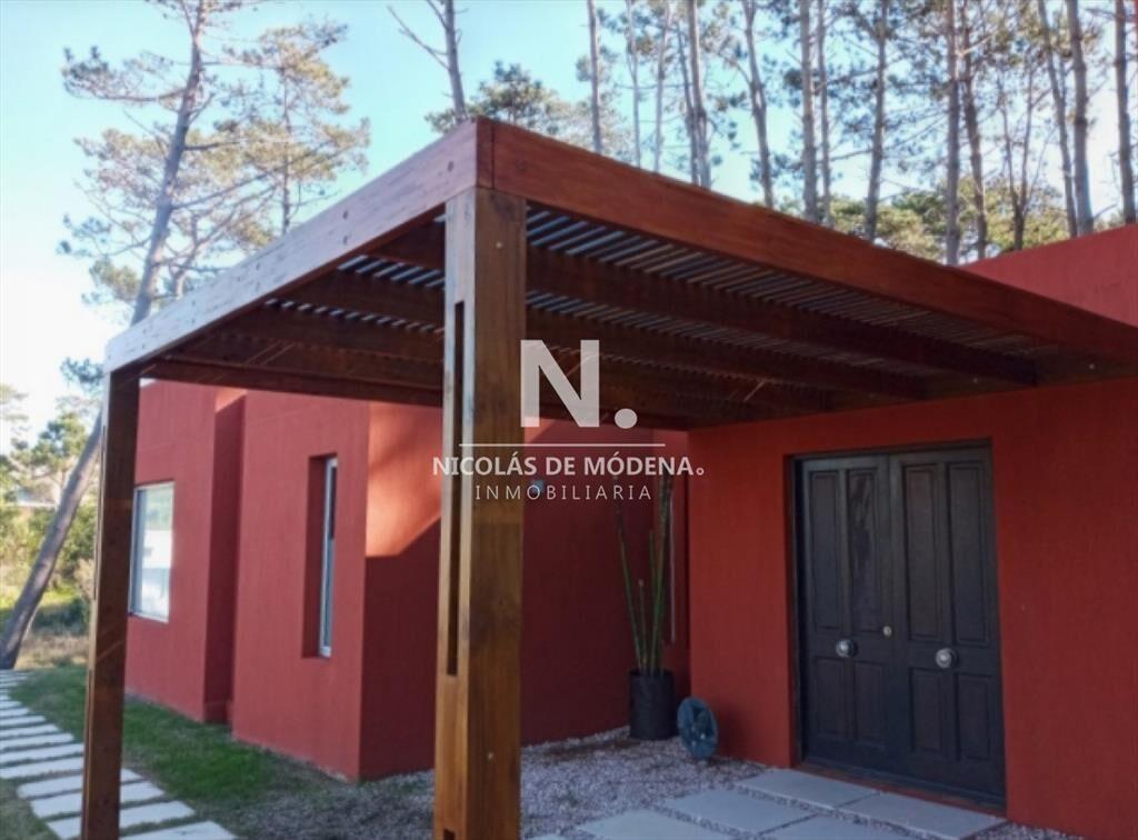 Muy buena casa en venta Construcción de muy con