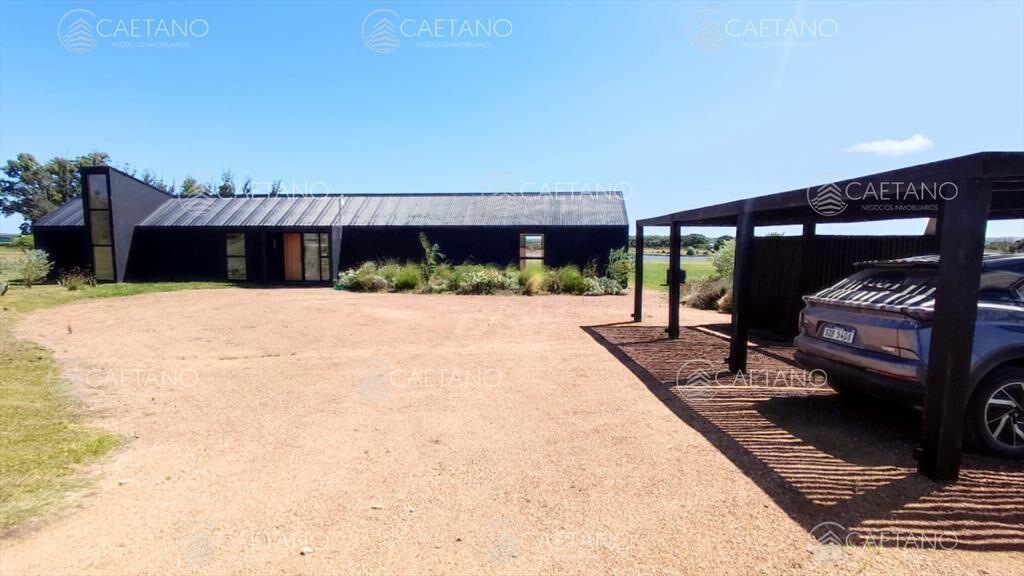 Casa en venta en barrio privado El Quijote