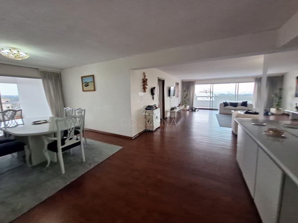 Muy buen apartamento en Roosevelt