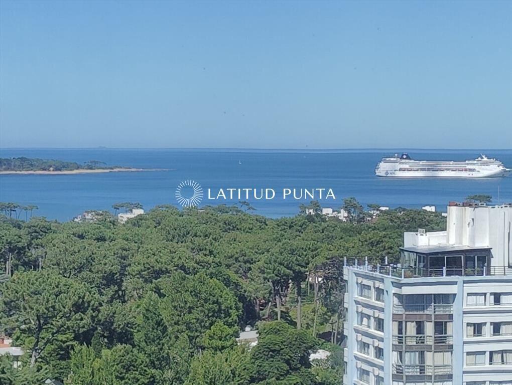 Apartamento en Roosevelt, 3 dormitorios más