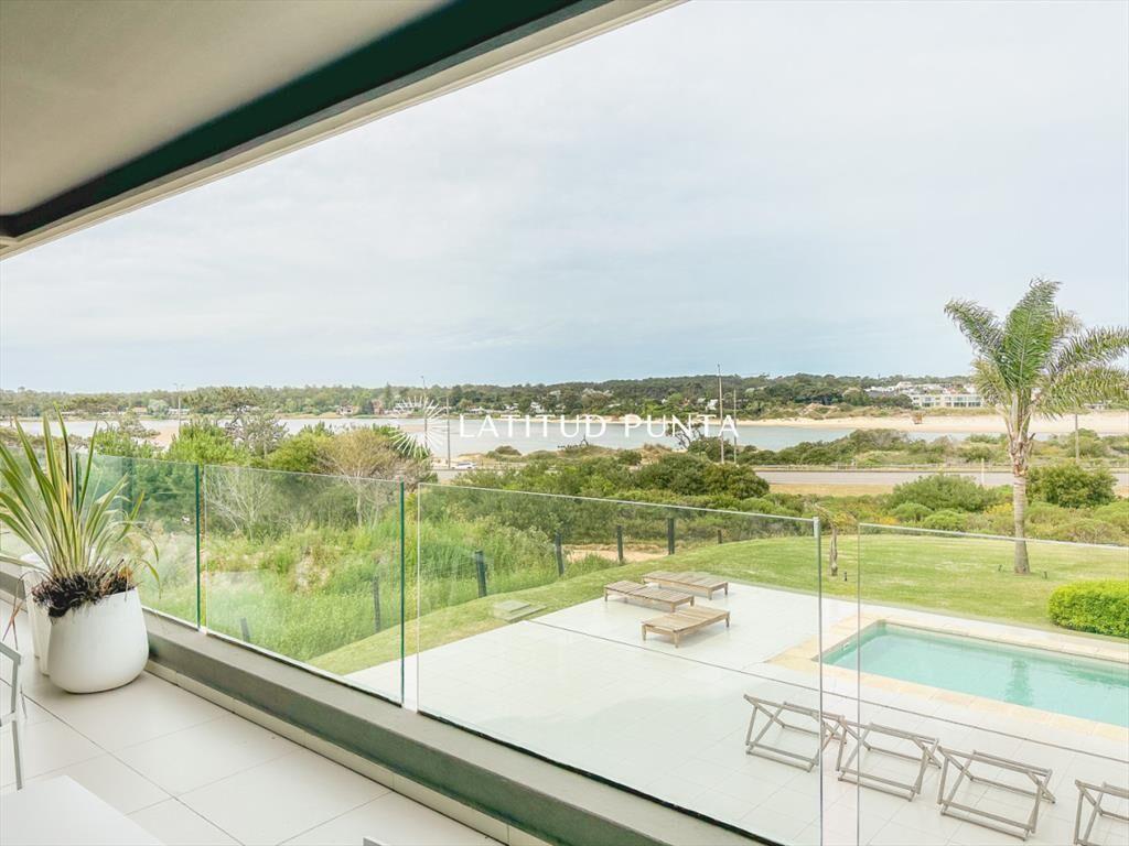 Apartamento en Tiburón Terrazas Barra, 3 suites más depen