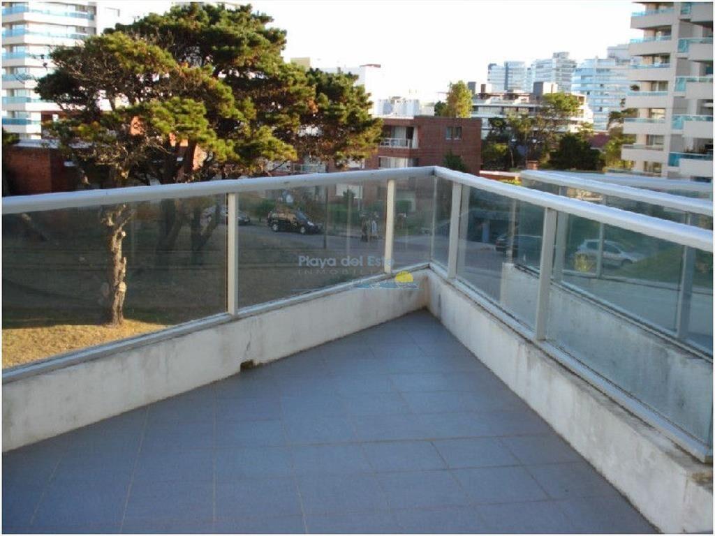 Apartamento en Brava, 2 dormitorios *