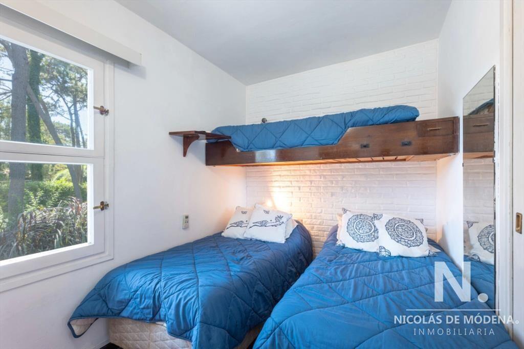 Vendo apartamento tipo casa de 2 dormitorios, reciclado, en