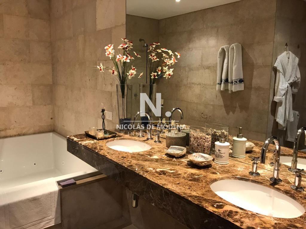 Vende apartamento de 4 dormitorios en suite, con vista espe