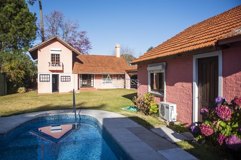 Muy linda casa en venta, zona inmejorable, 3 dormitorios y