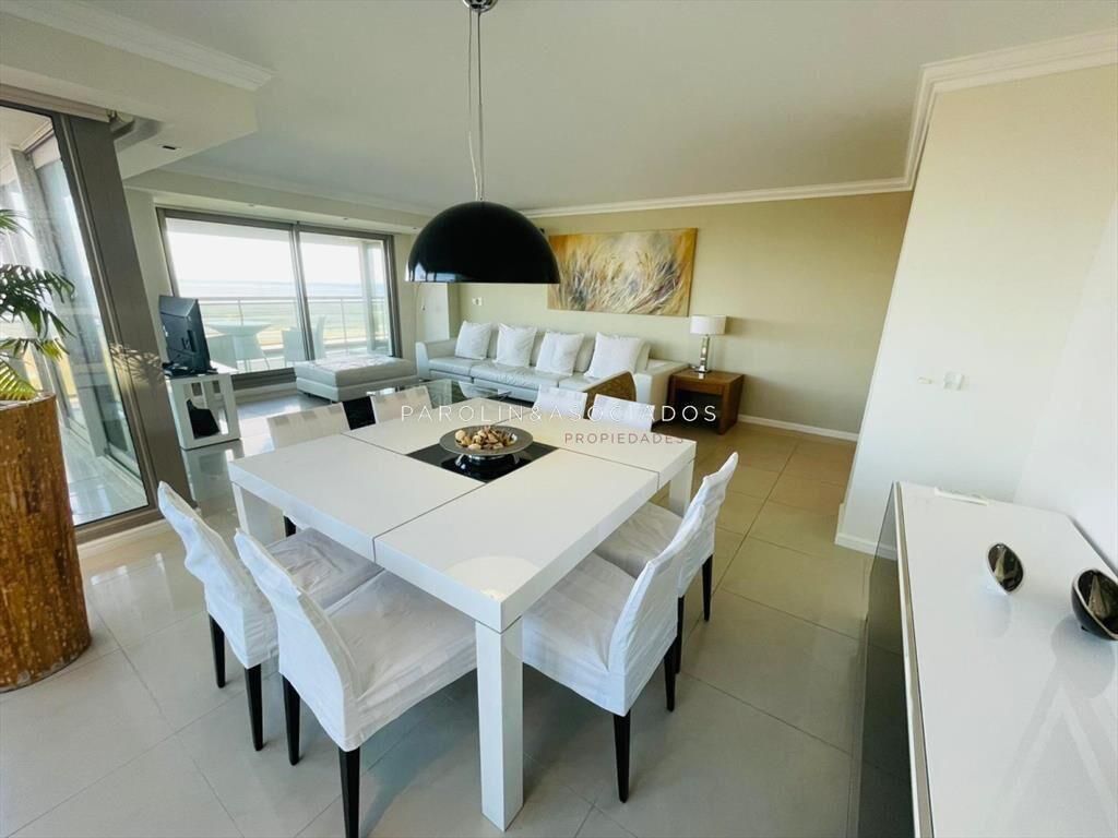Apartamento en venta de 3 suites en Torre Punta