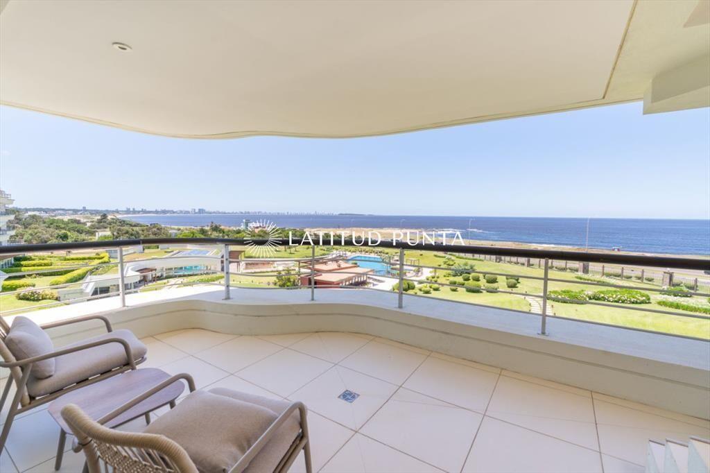 Apartamento en venta Playa Mansa 4 dormitorios