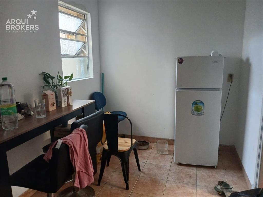 Apartamento de tres dormitorios en venta con renta en Tres