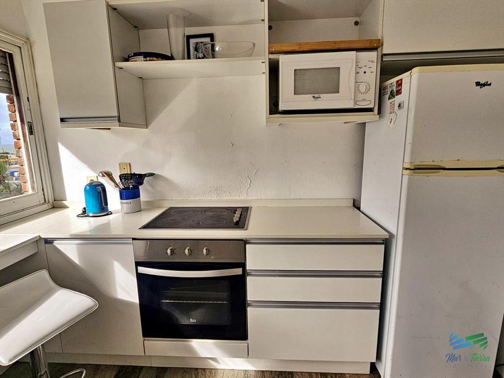 En venta apartamento 2 dormitorios con vista parcial a play