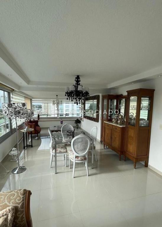 Apartamento de 3 dormitorios en venta en Torre