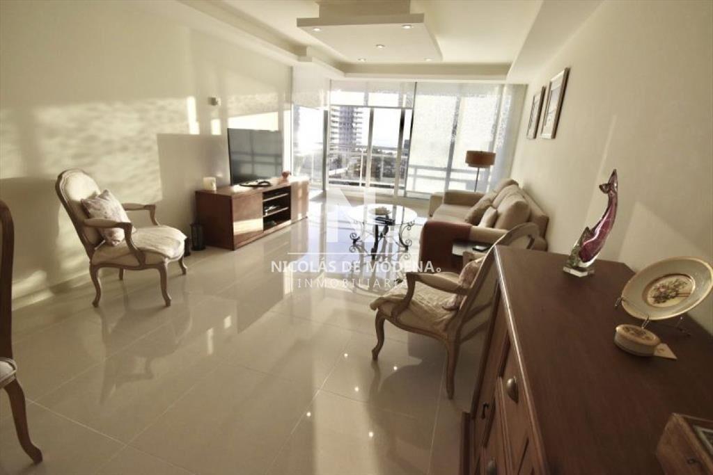 Venta de Apartamento 2 DORMITORIOS, mas de en