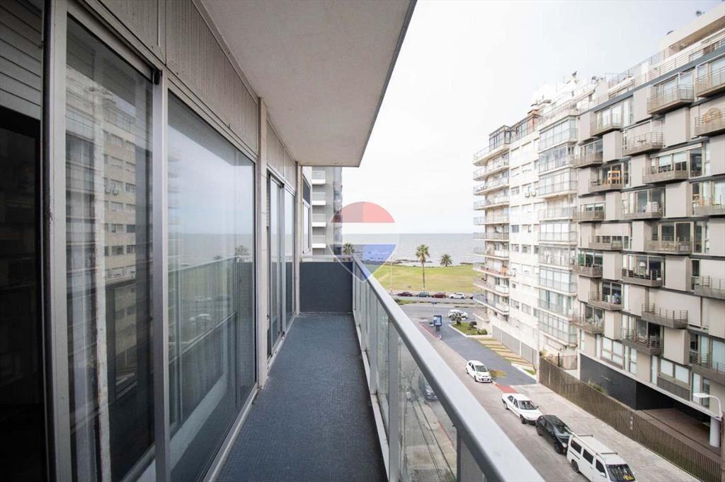 VENTA APARTAMENTO 4 DORMITORIOS PUNTA CARRETAS