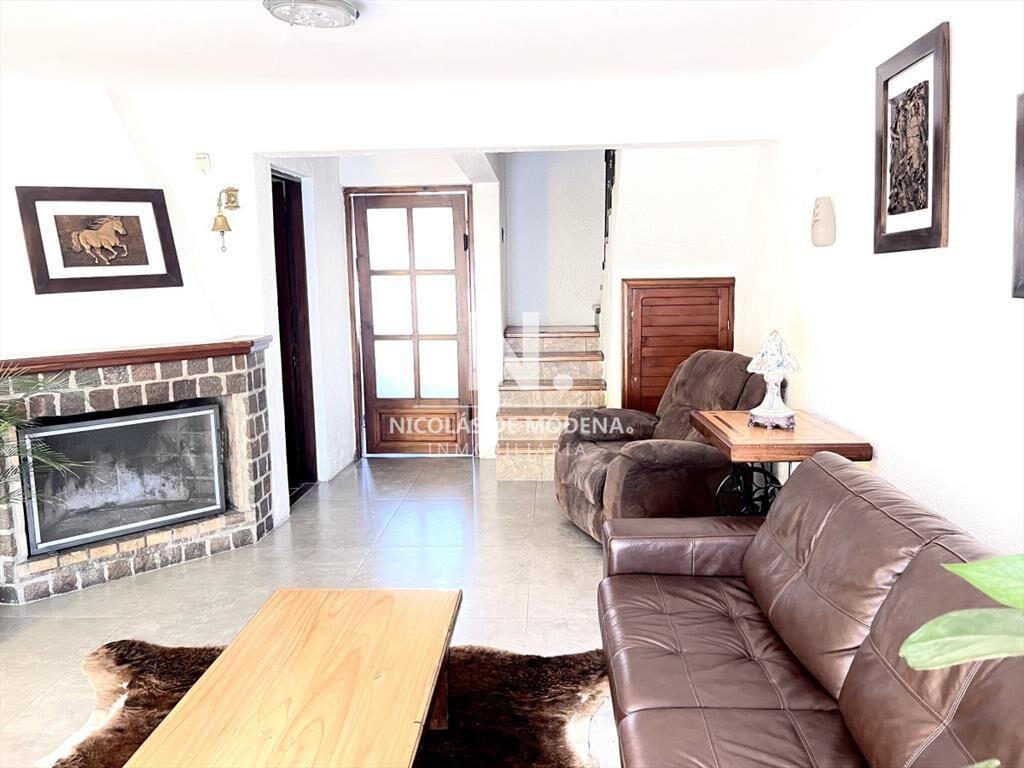 Venta de Casa, 3 Dormitorios, 2 Baños y Barbacoa