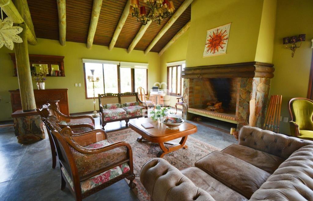 Casa en Alquiler con amplio jardÃn en El Quijote