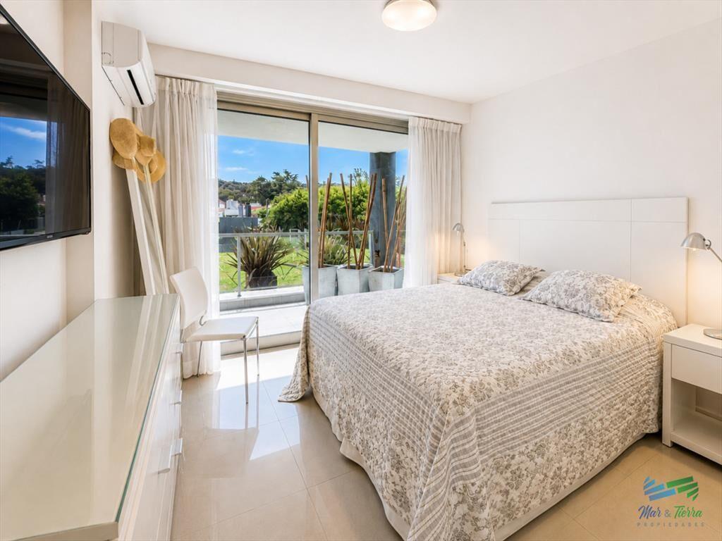 Apartamento moderno de 3 Dormitorios frente al mar en Playa