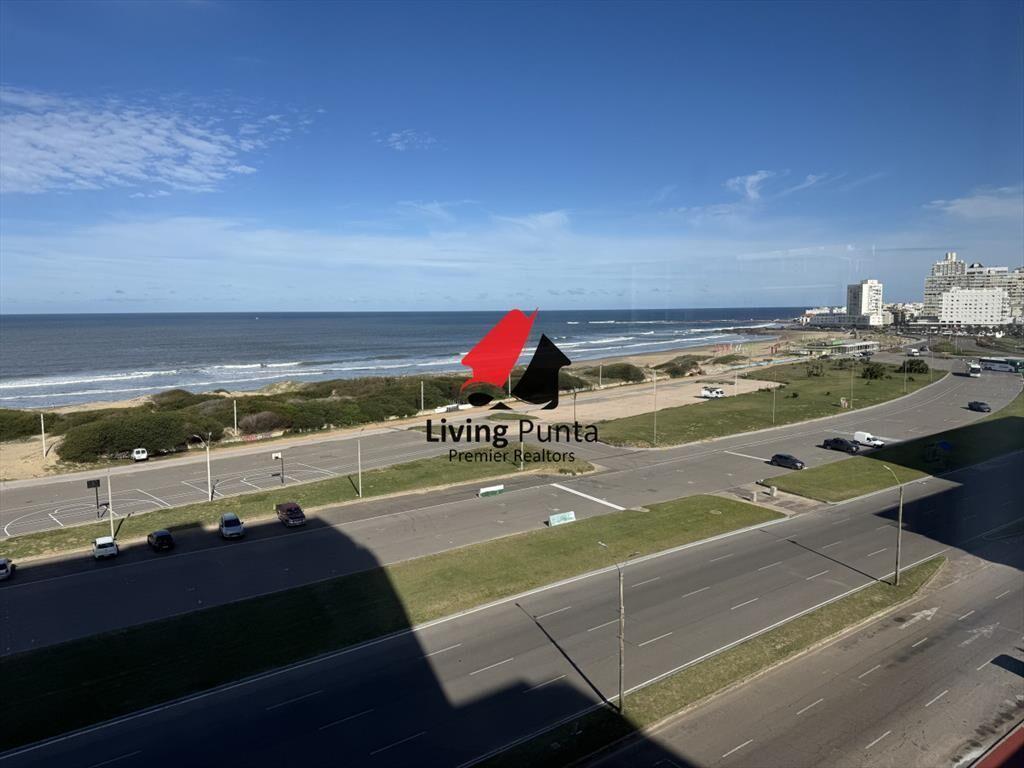 Hermosa unidad en venta en primera línea