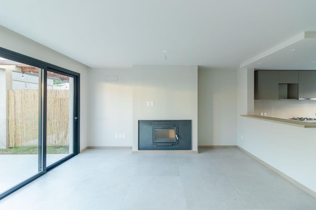 Venta casa 3 dormitorios con seguridad en Carrasco