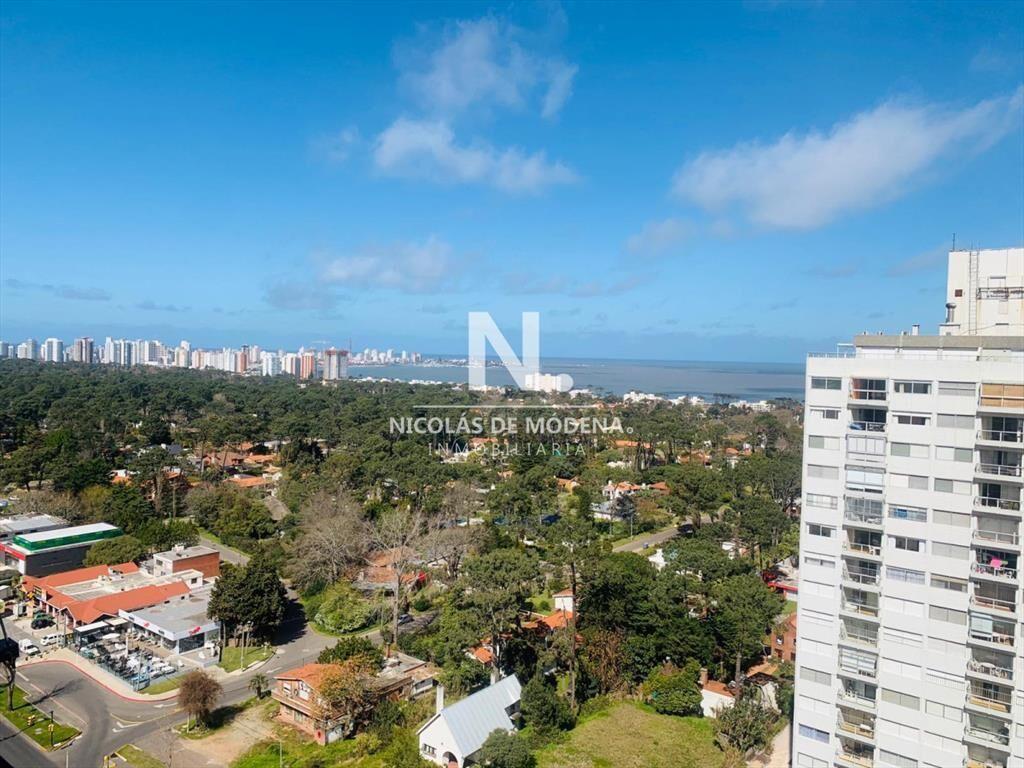 DEPARTAMENTO EN PISO ALTO EN JARDINES DEL COUNTRY