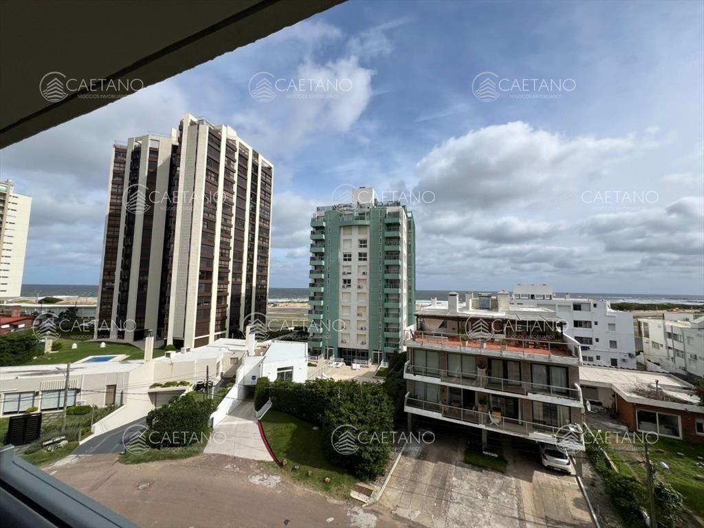 Alquiler temporal apartamento 2 dormitorios. Playa brava, P