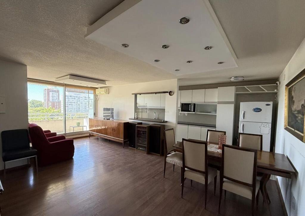 Se vende apartamento de dos dormitorios, dos baños y garage