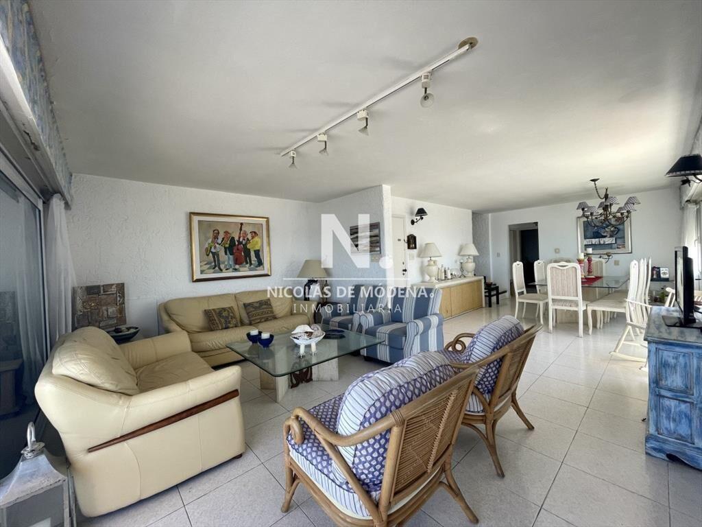 Apartamento en primera línea, Playa Brava, Punta del Este.