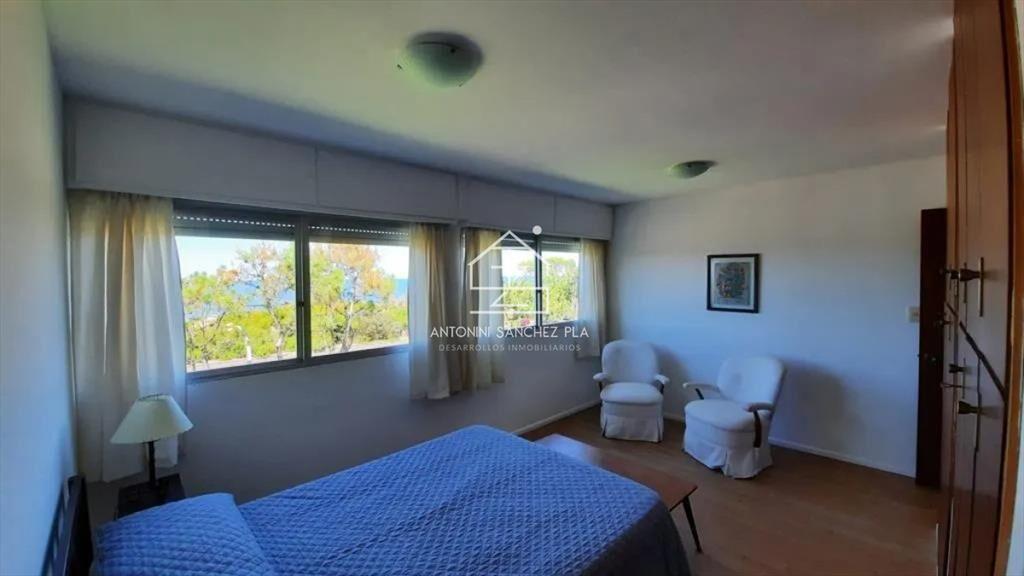 Venta apartamento 3 dormitorios y dependencia de servicio m