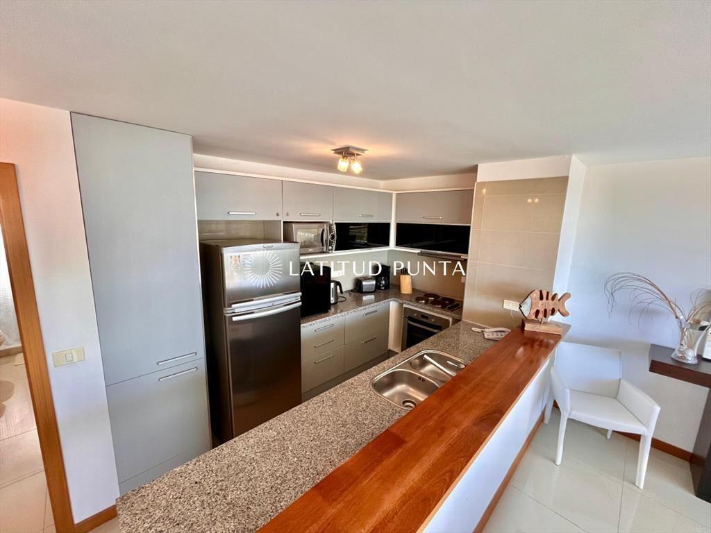 Apartamento 2 dormitorios con parrillero. Brava